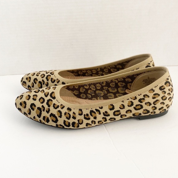 Old Navy | Almond Toe Knit Leopard Flats - Picture 2 of 8